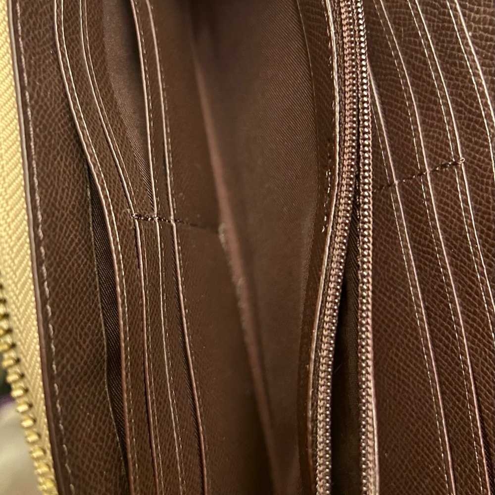 Coach Embossed Wallet - Picture 9 of 10